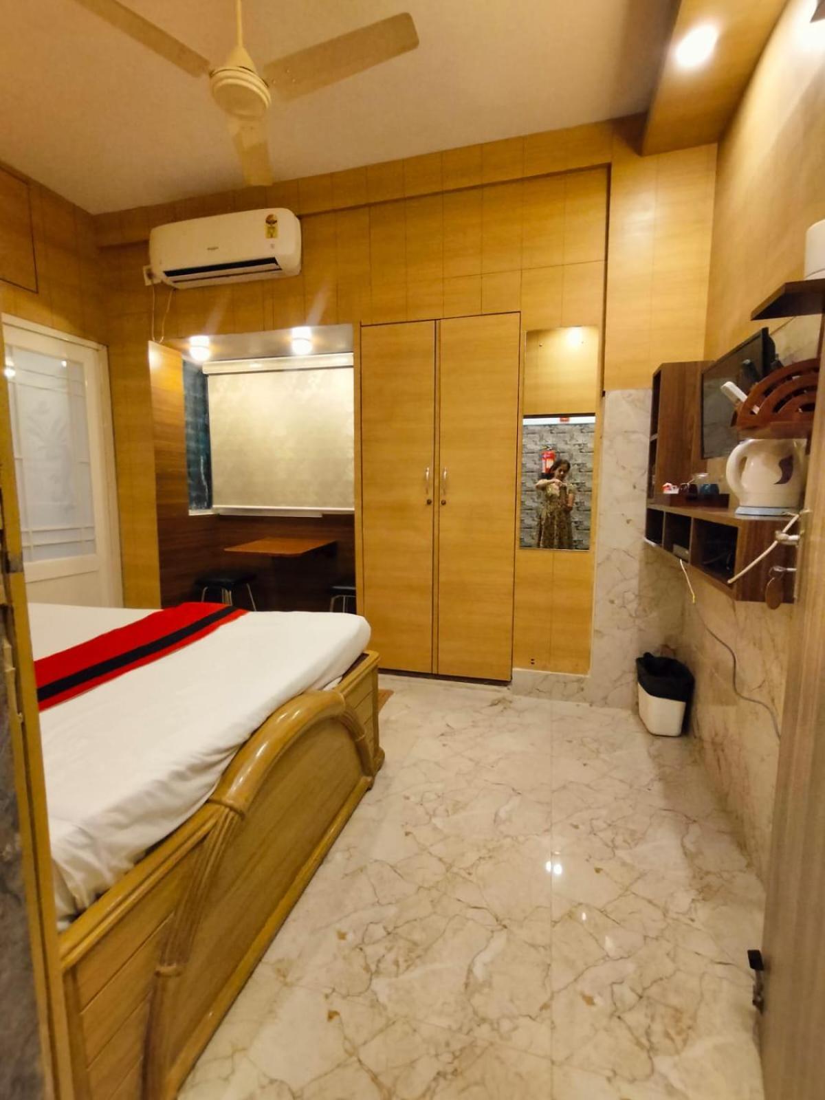 Bed and Breakfast Kollolini Calcuta Exterior foto